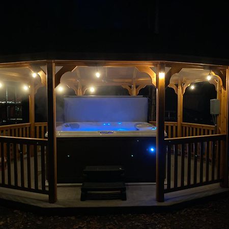 Talkeetna Log Cabin With Hot Tub Unit 2 Buitenkant foto