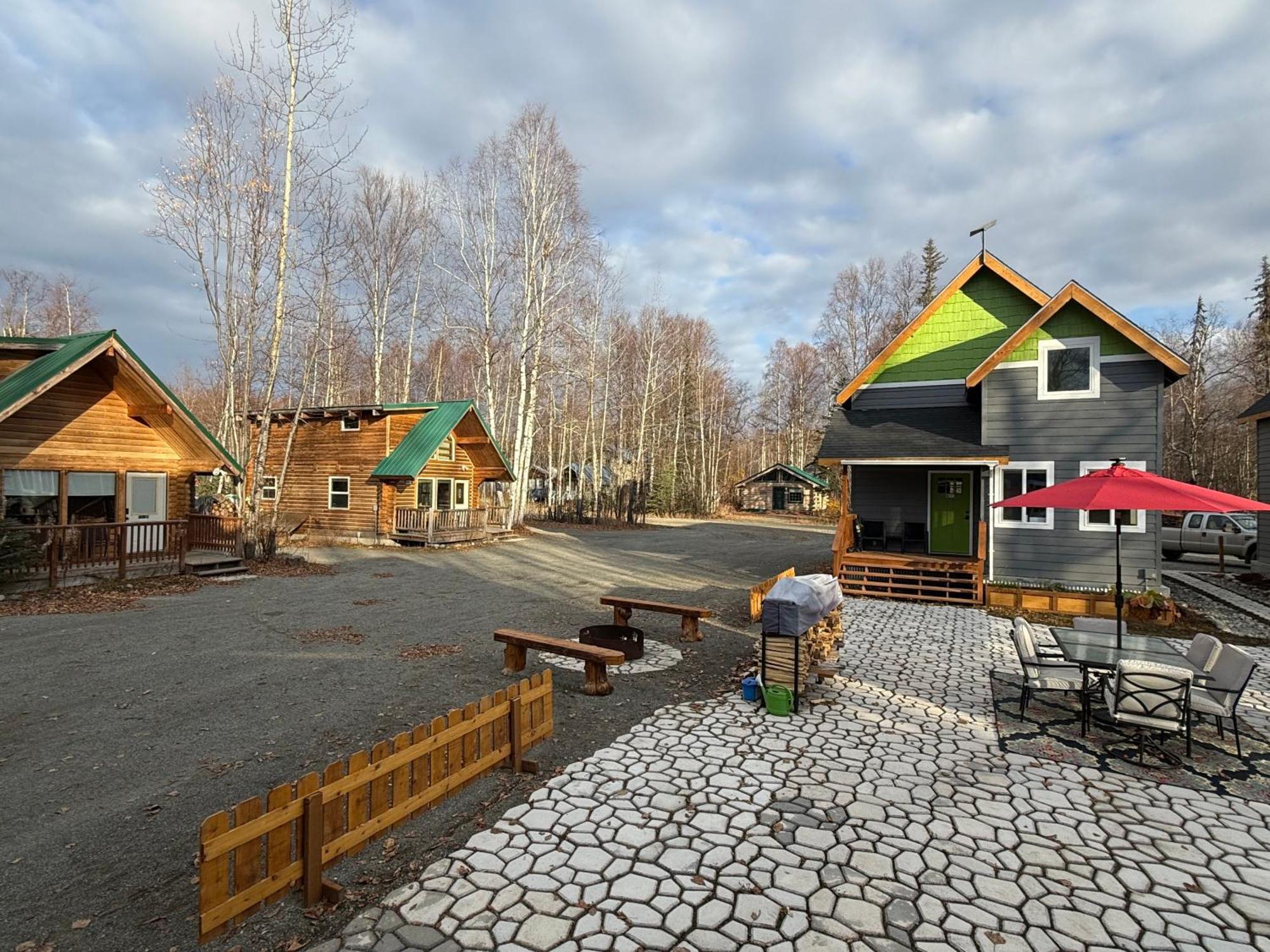 Talkeetna Log Cabin With Hot Tub Unit 2 Buitenkant foto
