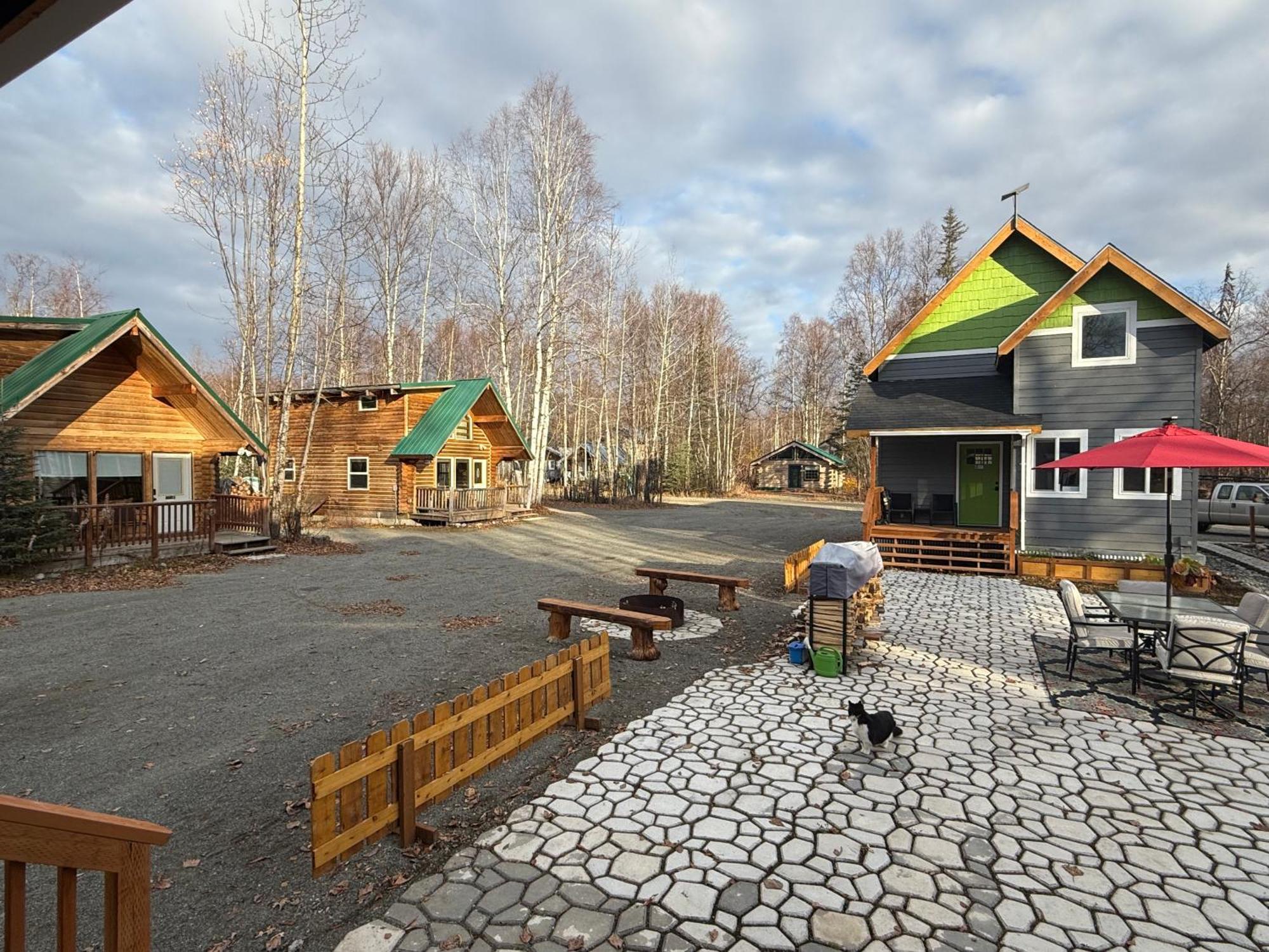 Talkeetna Log Cabin With Hot Tub Unit 2 Buitenkant foto