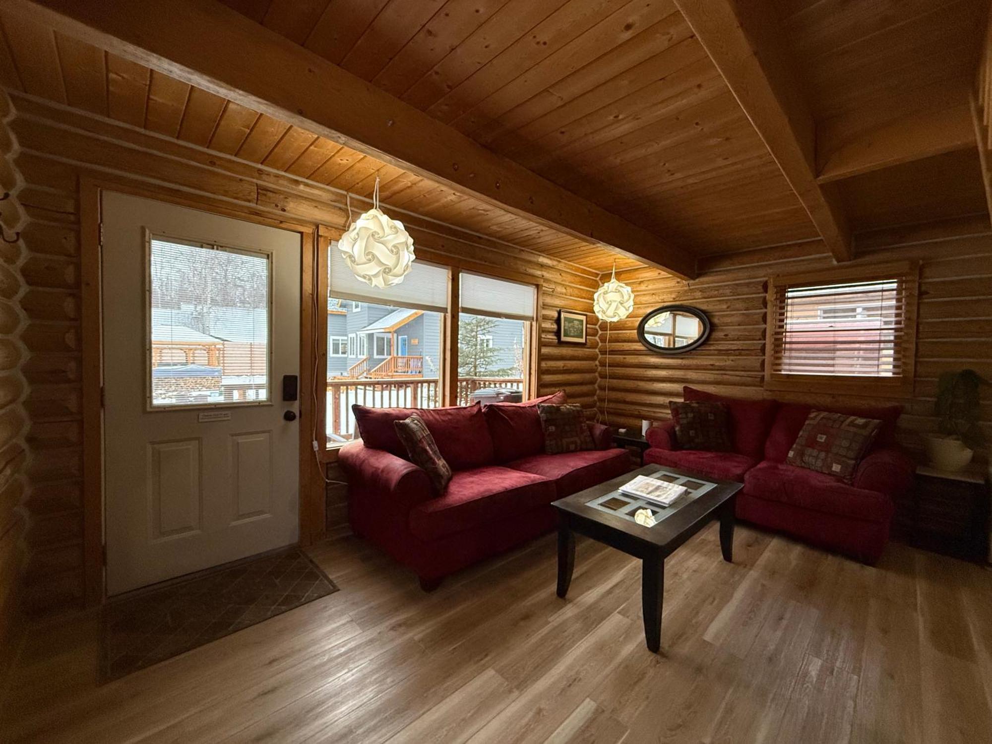 Talkeetna Log Cabin With Hot Tub Unit 2 Buitenkant foto