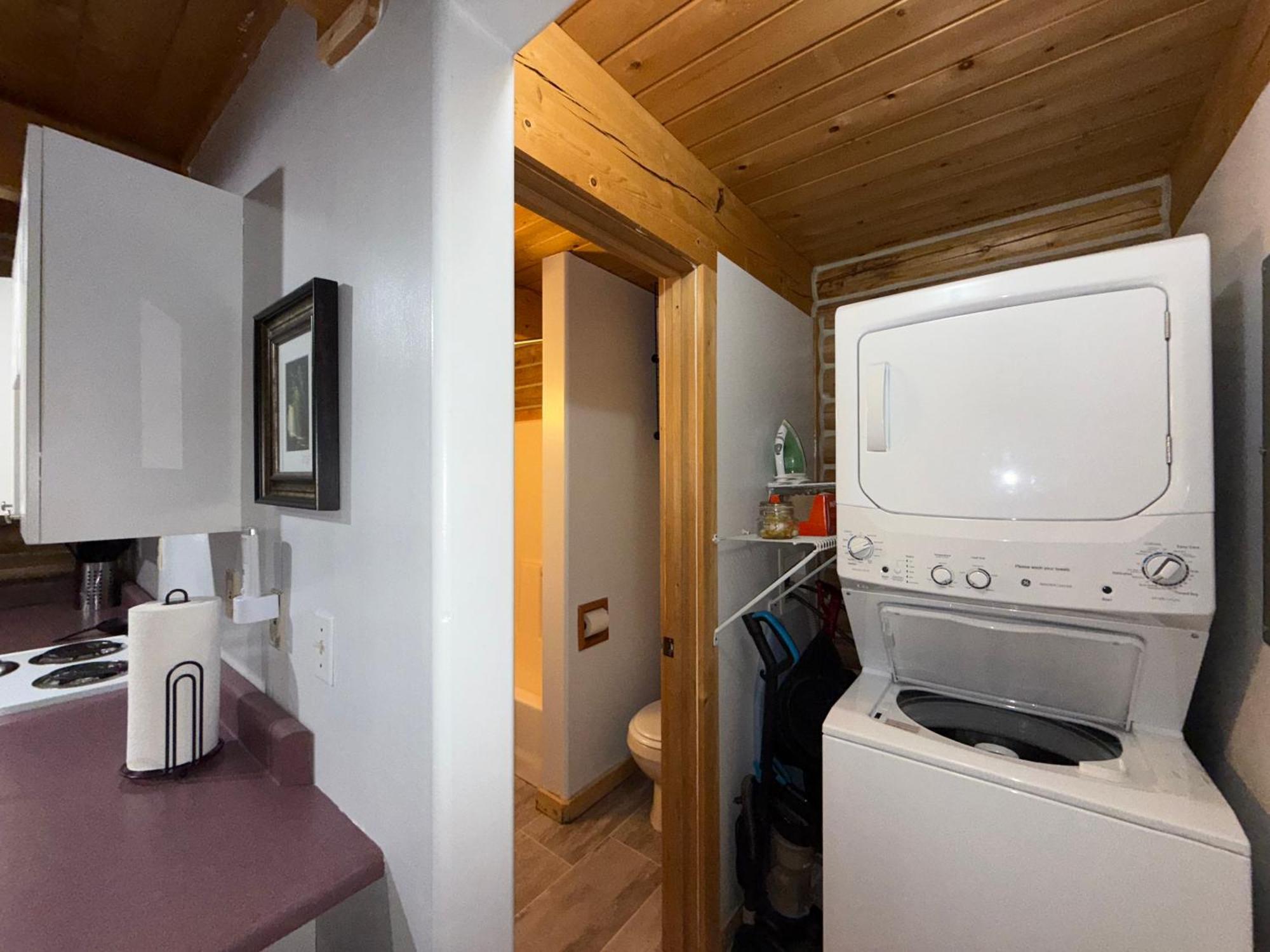 Talkeetna Log Cabin With Hot Tub Unit 2 Buitenkant foto