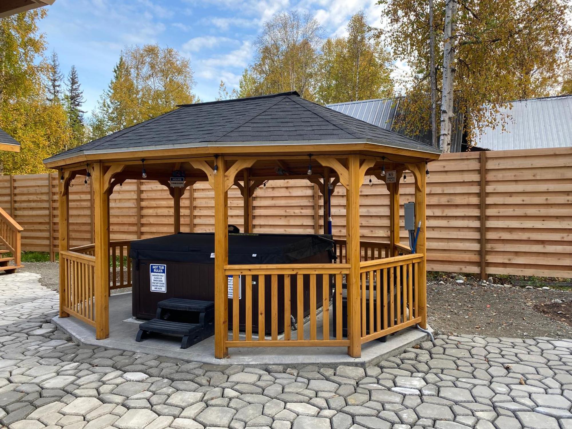 Talkeetna Log Cabin With Hot Tub Unit 2 Buitenkant foto